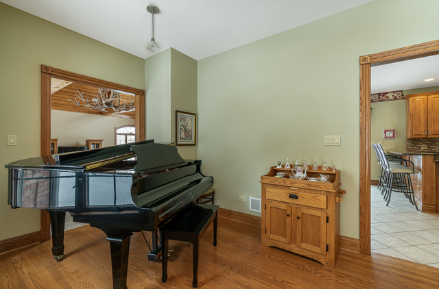 24131 Volbrecht Road Crete, IL 60417 - Photo 10 of 42