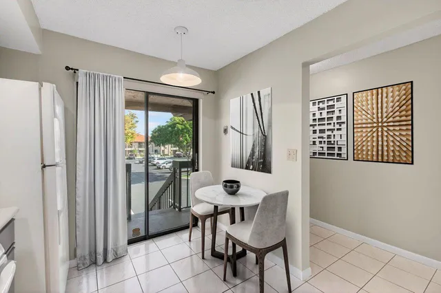 $2,300 | 400 Club Circle, Unit 201, Boca Raton, FL 33487