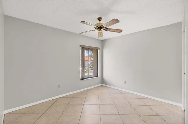 $2,300 | 400 Club Circle, Unit 201, Boca Raton, FL 33487