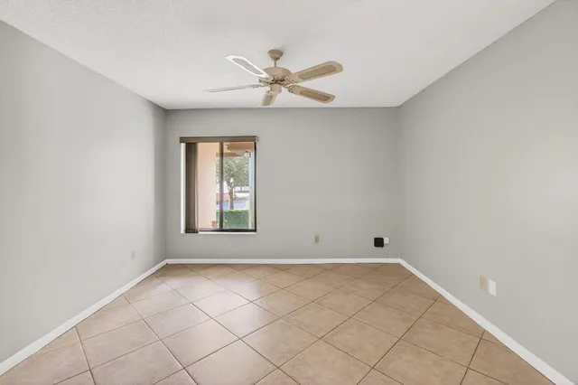 $2,300 | 400 Club Circle, Unit 201, Boca Raton, FL 33487