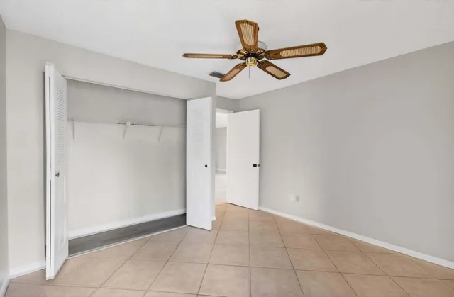 $2,300 | 400 Club Circle, Unit 201, Boca Raton, FL 33487