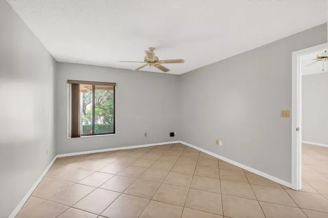 $2,300 | 400 Club Circle, Unit 201, Boca Raton, FL 33487