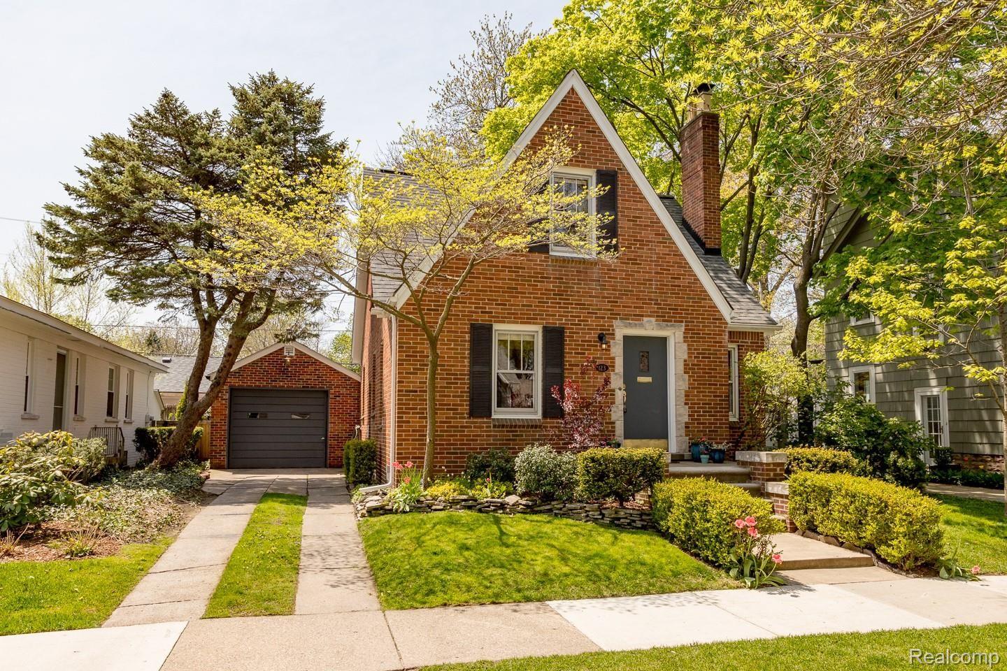 123 Mapleton Road Grosse Pointe, MI 48236 - Photo 1 of 30 123Mapleton-101.jpg