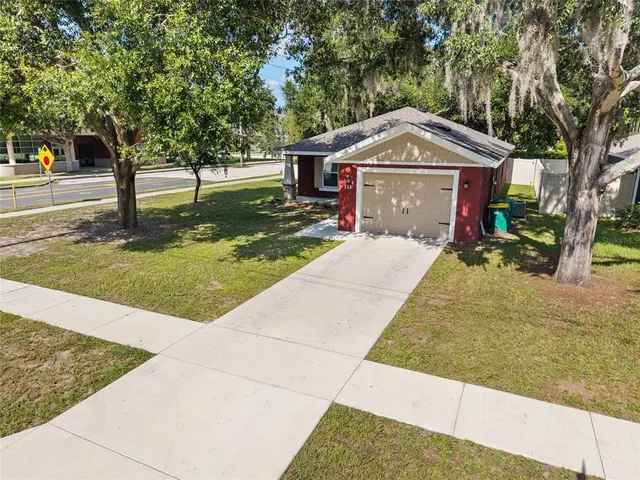 a front view of house with yard