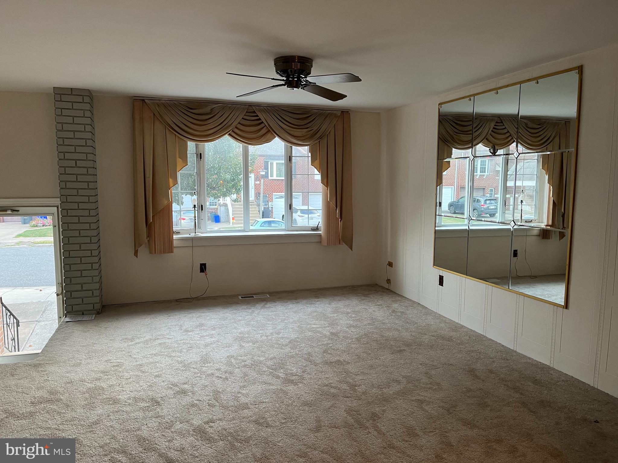 3584 Dows Road Philadelphia, PA 19154 - Photo 38 of 49 Living Room