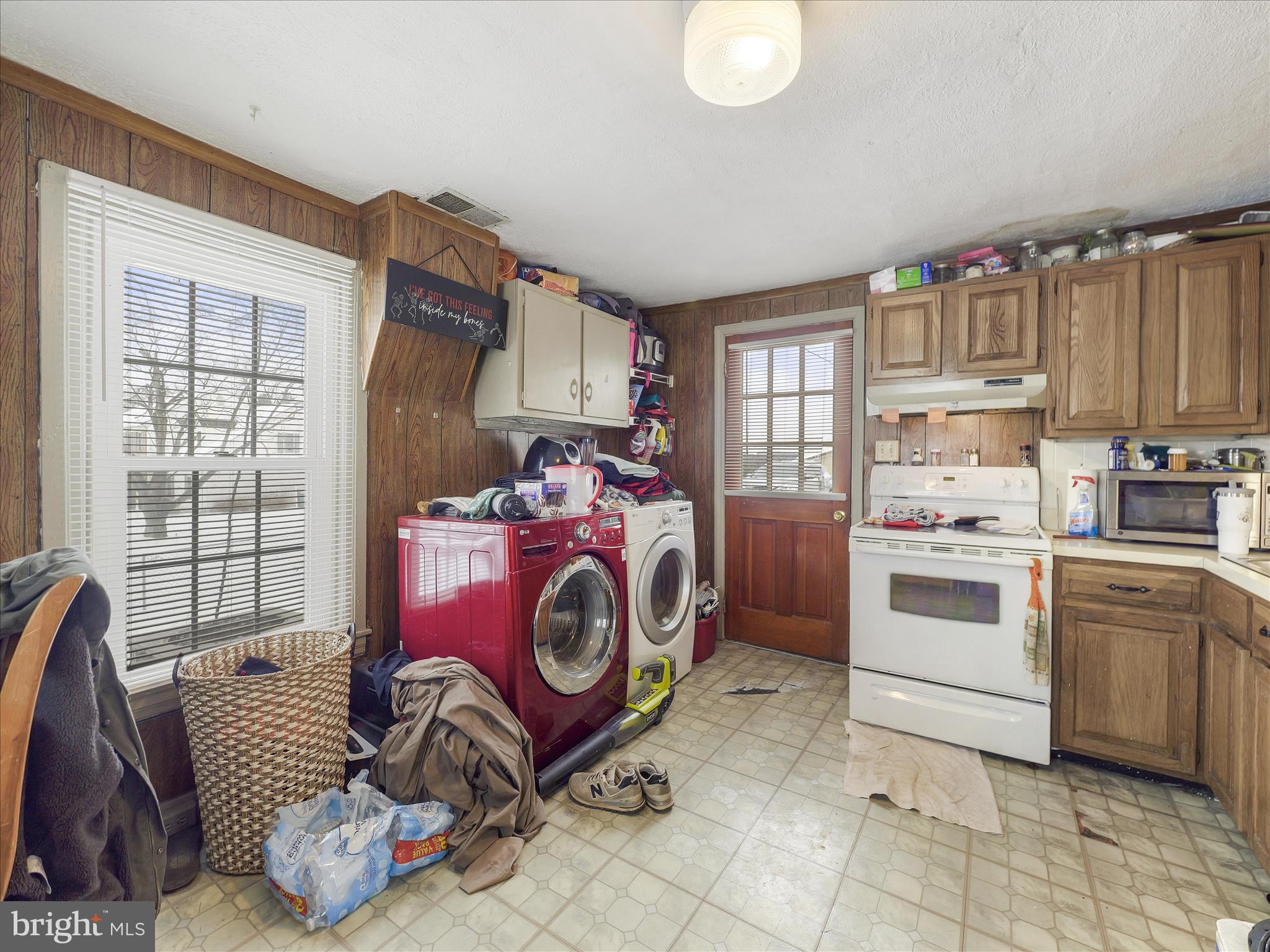 13643 Creek View Drive Clear Spring, MD 21722 - Photo 9 of 49 a utility room with dryer and washer