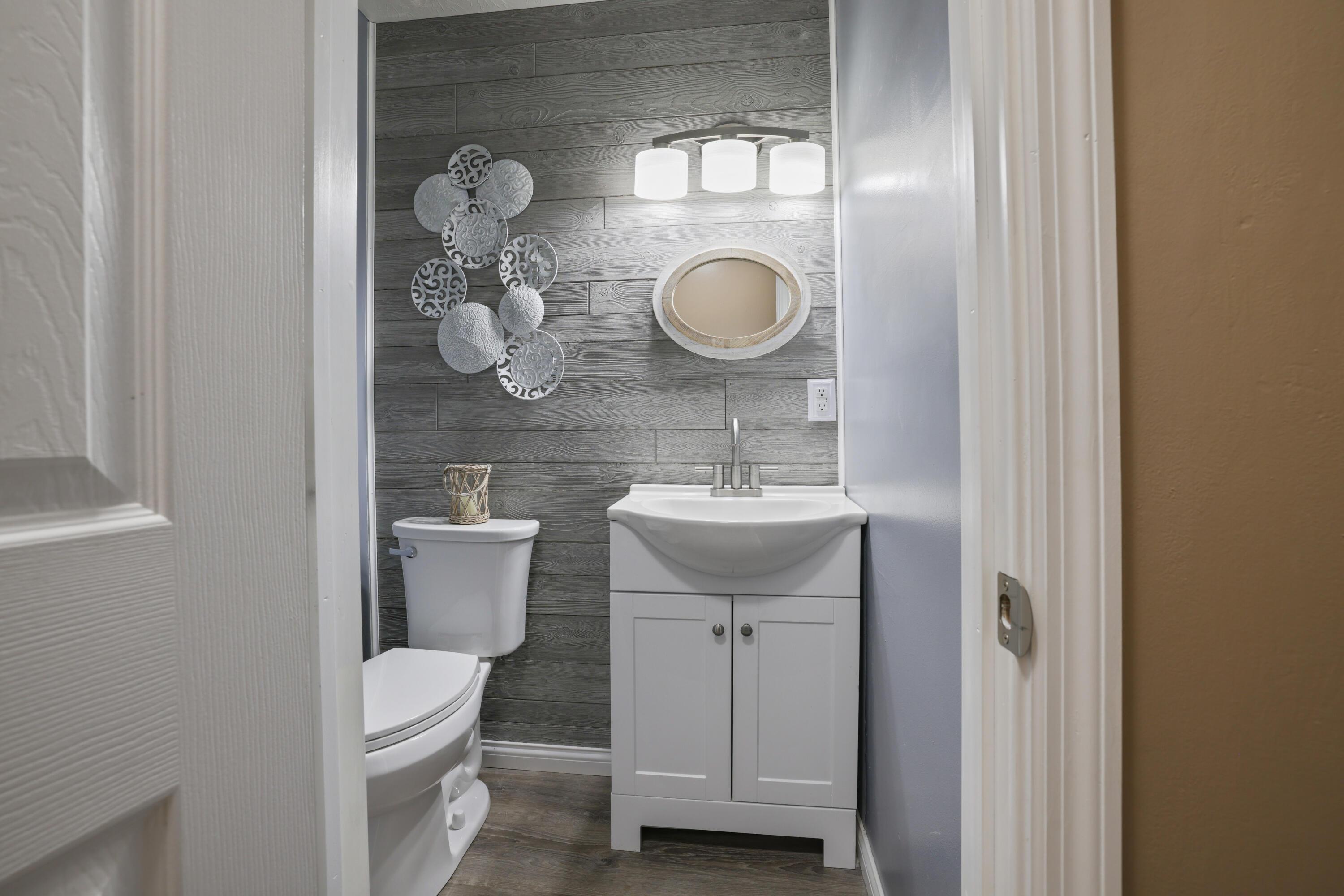 1725 Demorest Road Columbus, OH 43228 - Photo 35 of 75 Half Bath