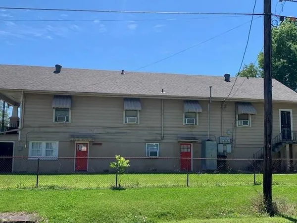 $1,500 | 807 Whitney Avenue, Unit 1, New Orleans, LA 70114