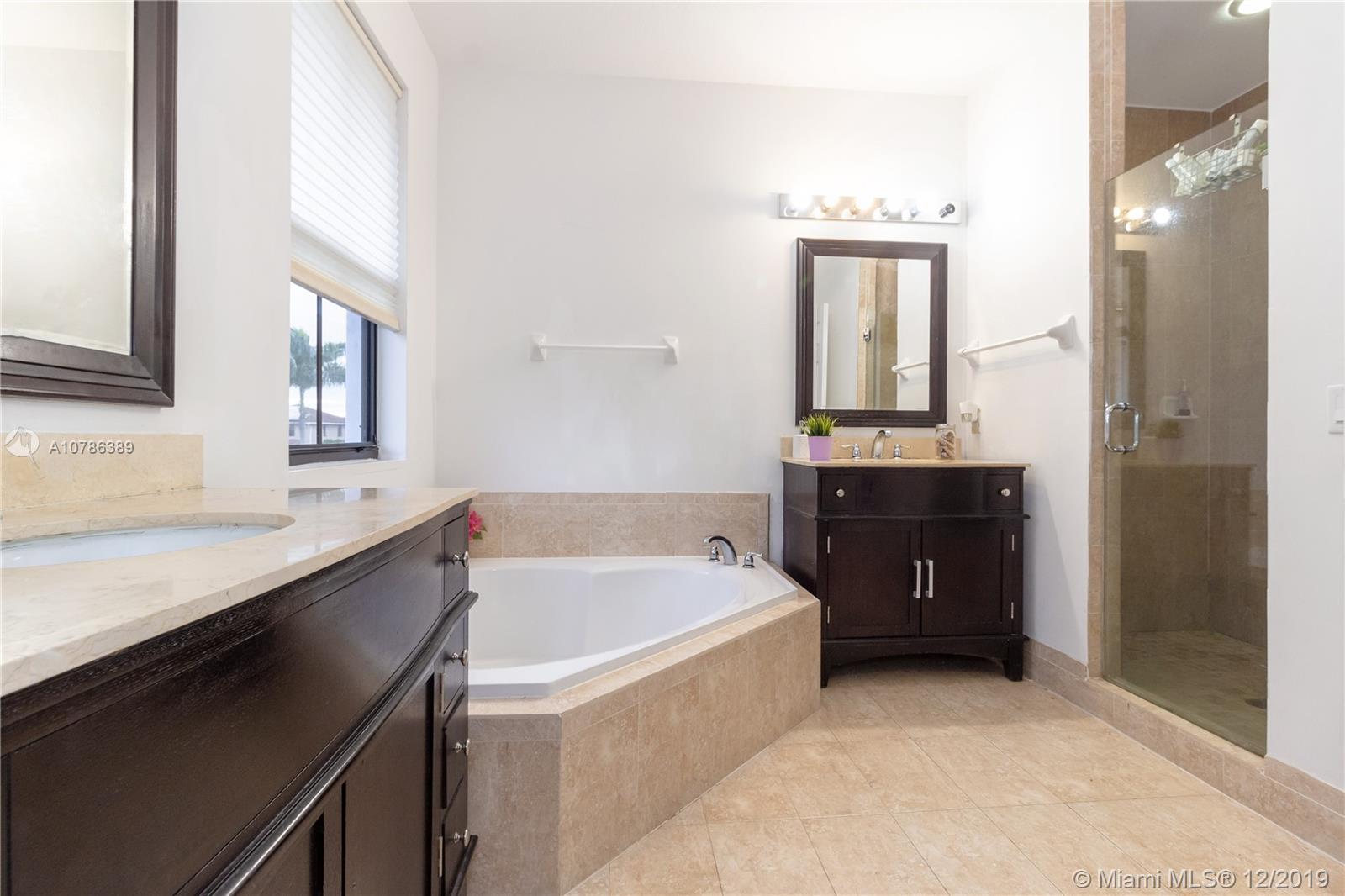 9770 Northwest 10th Street Miami, FL 33172 - Photo 12 of 17