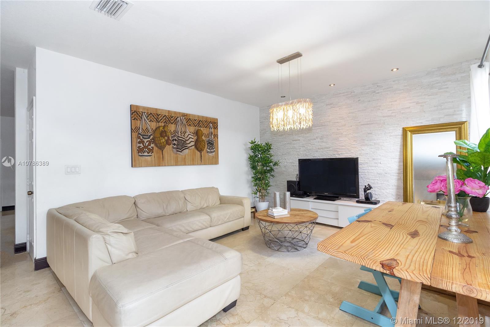 9770 Northwest 10th Street Miami, FL 33172 - Photo 5 of 17