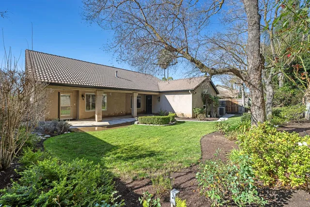 $559,950 | 7040 North Warren Avenue, Fresno, CA 93711