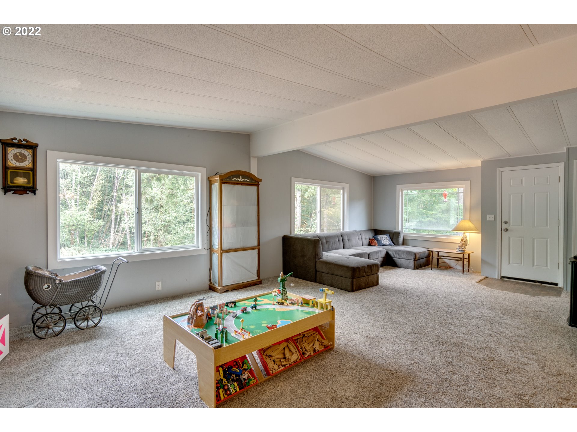 32882 Dan Cupp Road St. Helens, OR 97051 - Photo 4 of 31 Family Room