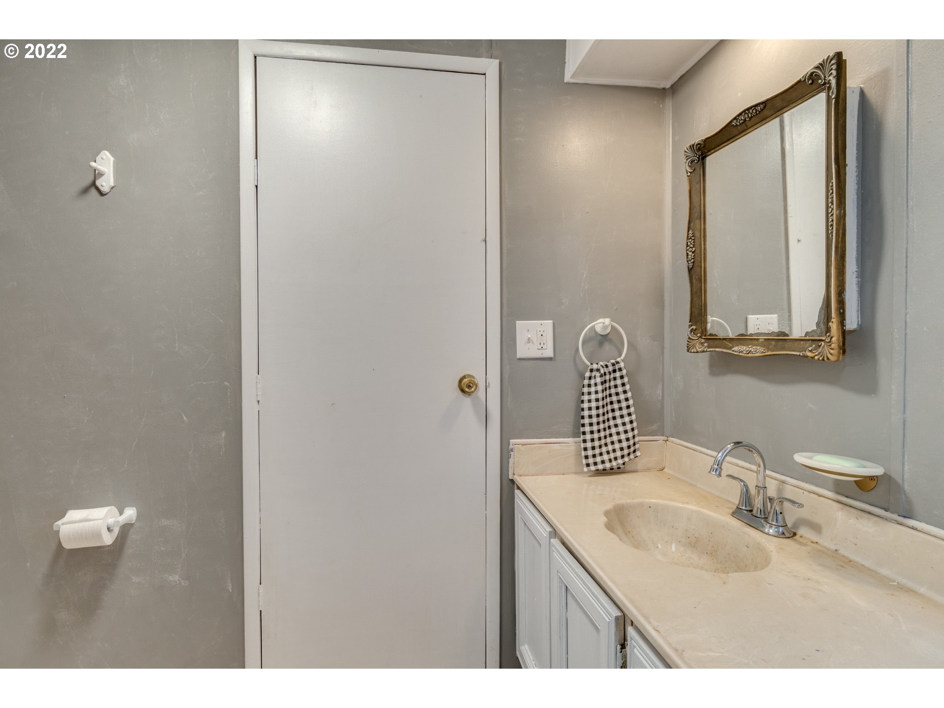 32882 Dan Cupp Road St. Helens, OR 97051 - Photo 10 of 31 Bathroom