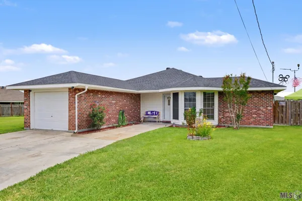 $196,000 | 3010 Elmwood Circle, Houma, LA 70363