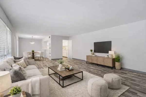 $811 | 2815 Greenridge Drive, Unit 1010, Houston, TX 77057