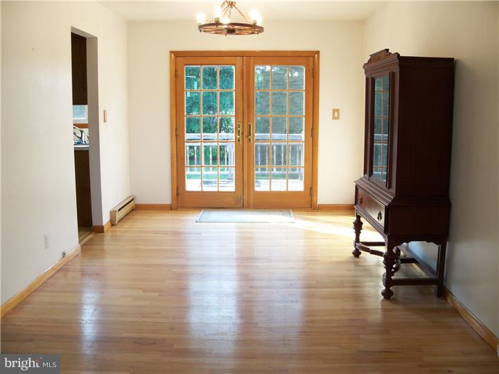 65 Old York Road Chesterfield, NJ 08515 - Photo 4 of 8 Dining Room