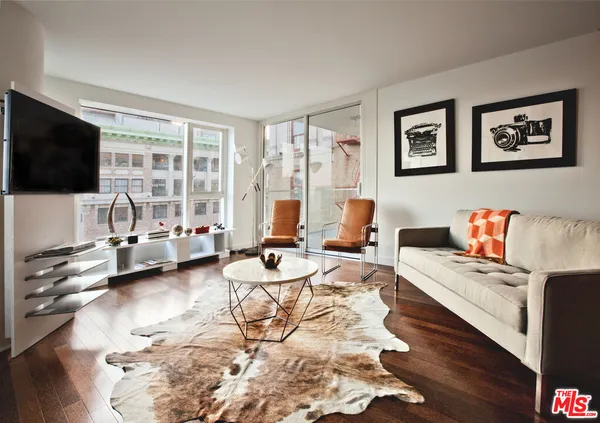 $5,695 | 6250 Hollywood Boulevard, Unit 10N, Los Angeles, CA 90028