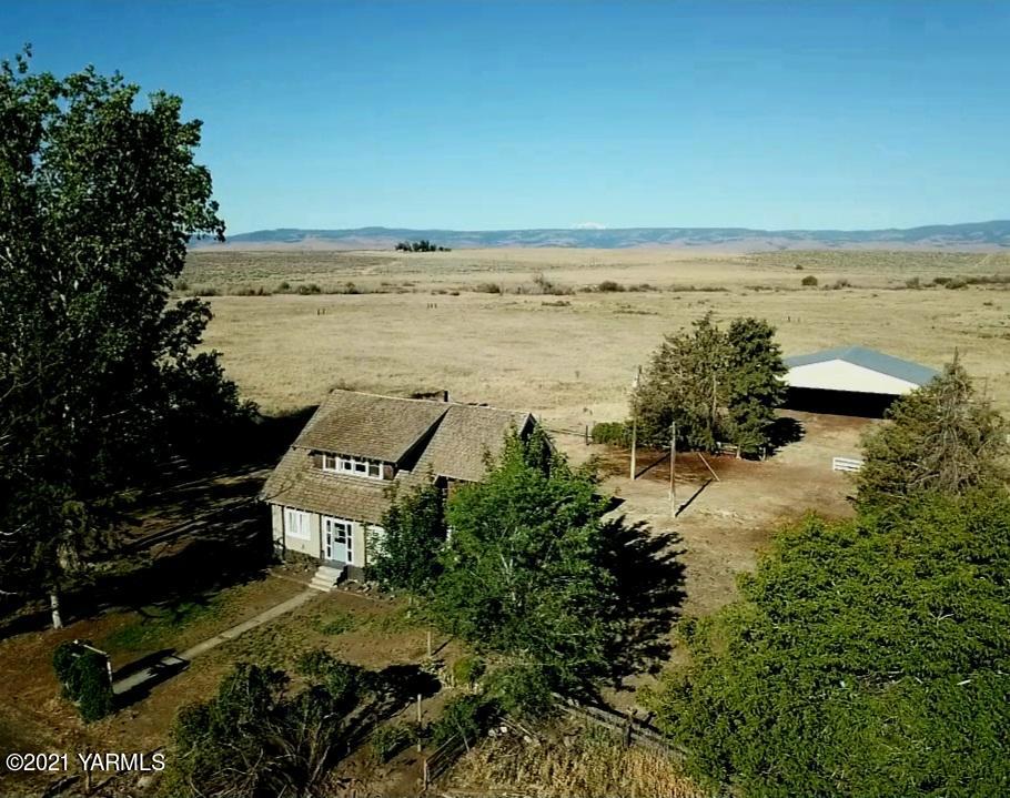 753 Wesley Road White Swan, WA 98952 - Photo 11 of 30 a view of an ocean and beach