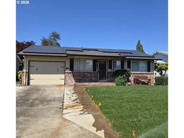 $350,000 | 2215 Country Club Terrace, Woodburn, OR 97071