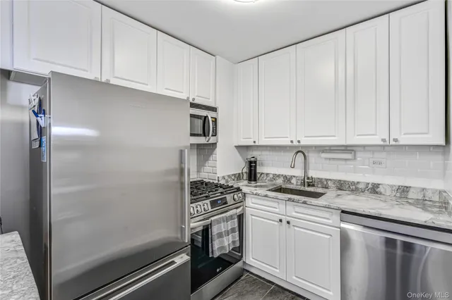 $389,000 | 18-15 215th Street, Unit 14B | Bay Terrace