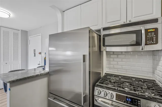 $389,000 | 18-15 215th Street, Unit 14B | Bay Terrace