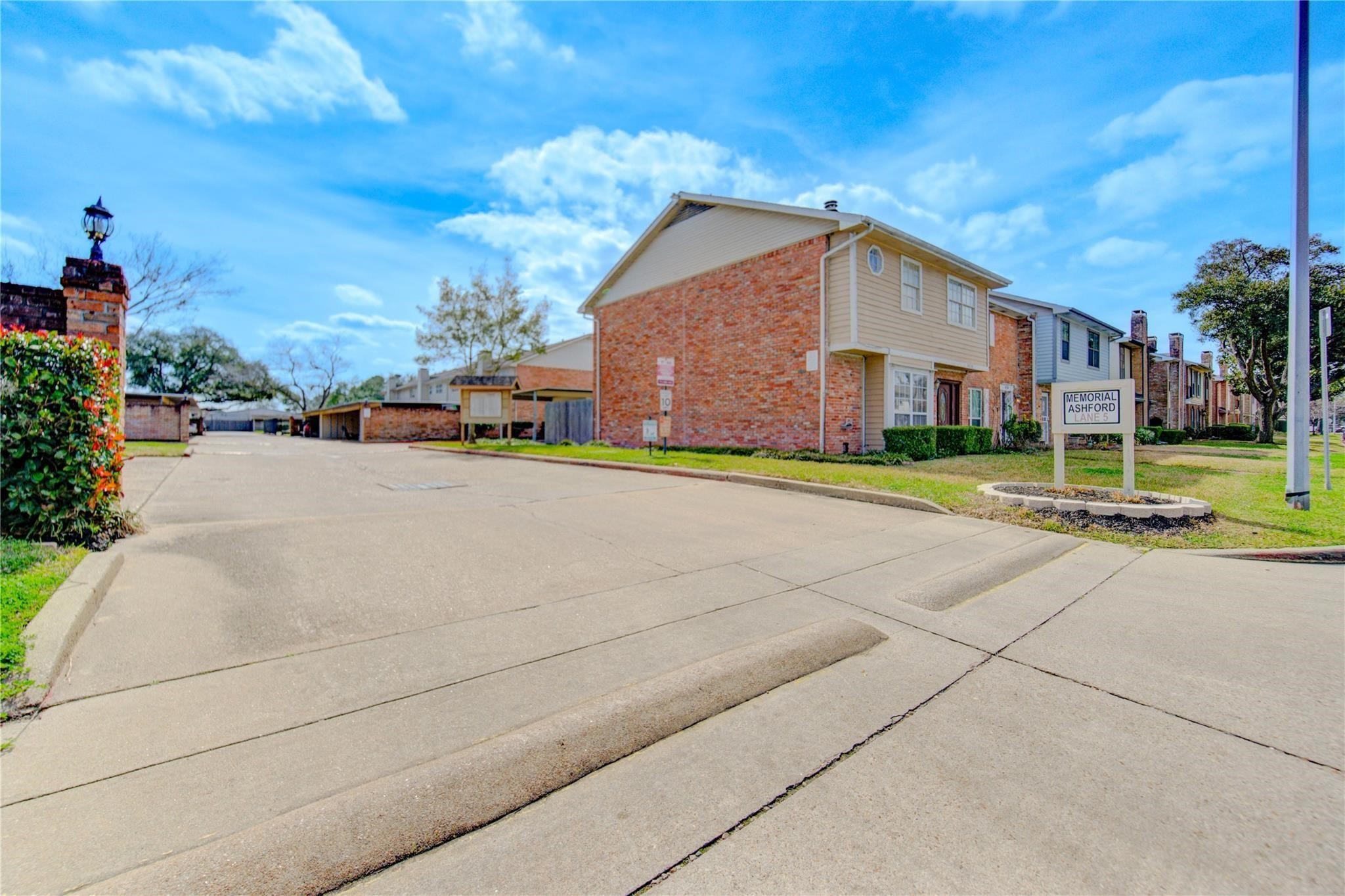 14633 Perthshire Road Houston, TX 77079 - Photo 38 of 48