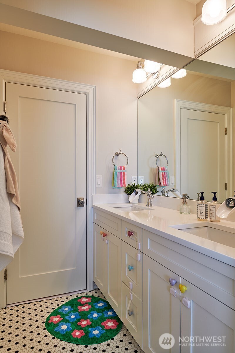 2736 34th Avenue South Seattle, WA 98144 - Photo 30 of 40