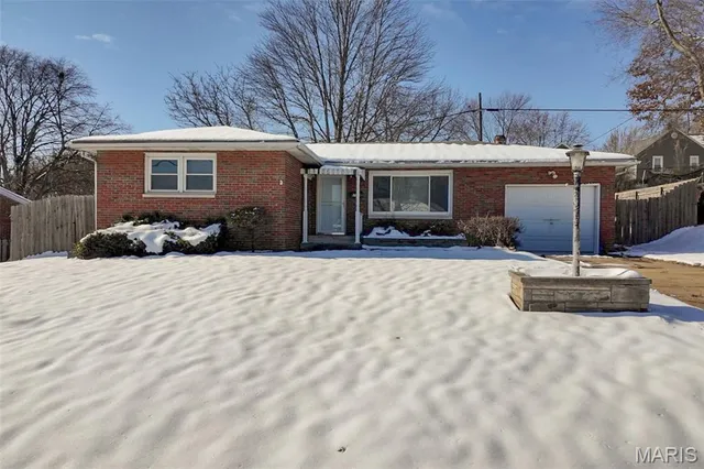 $189,000 | 206 Longfellow Avenue, Alton, IL 62002