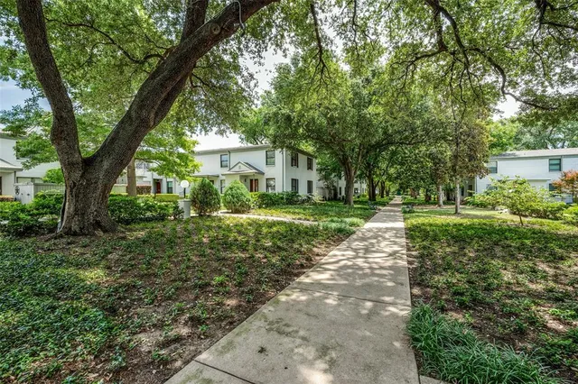 $1,800 | 5010 North Hall Street, Dallas, TX 75235