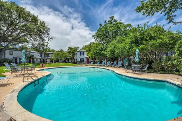 $1,800 | 5010 North Hall Street, Dallas, TX 75235