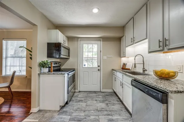 $1,800 | 5010 North Hall Street, Dallas, TX 75235