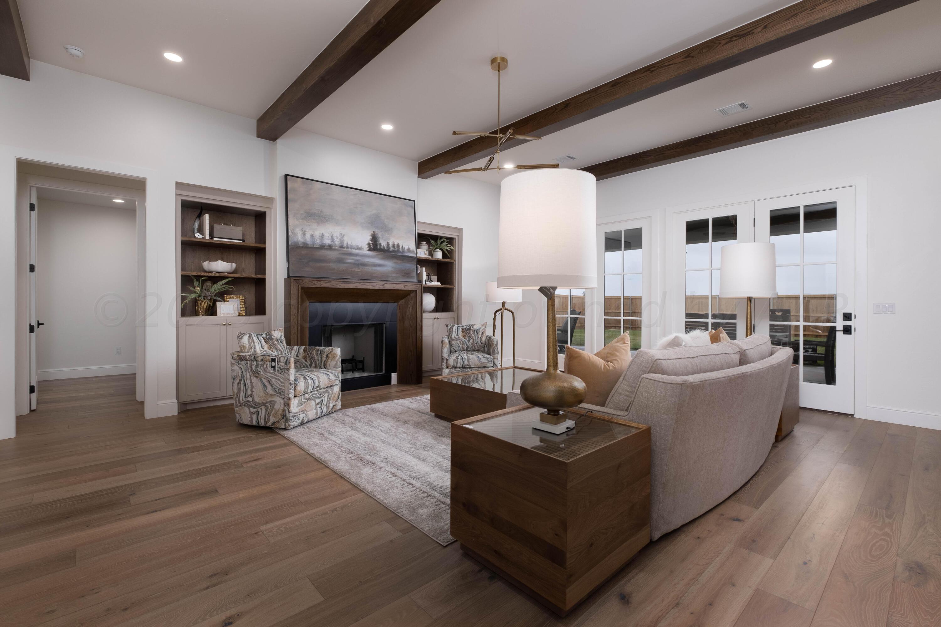 9411 Meadow Ridge Amarillo, TX 79118 - Photo 12 of 40 Living Room 1