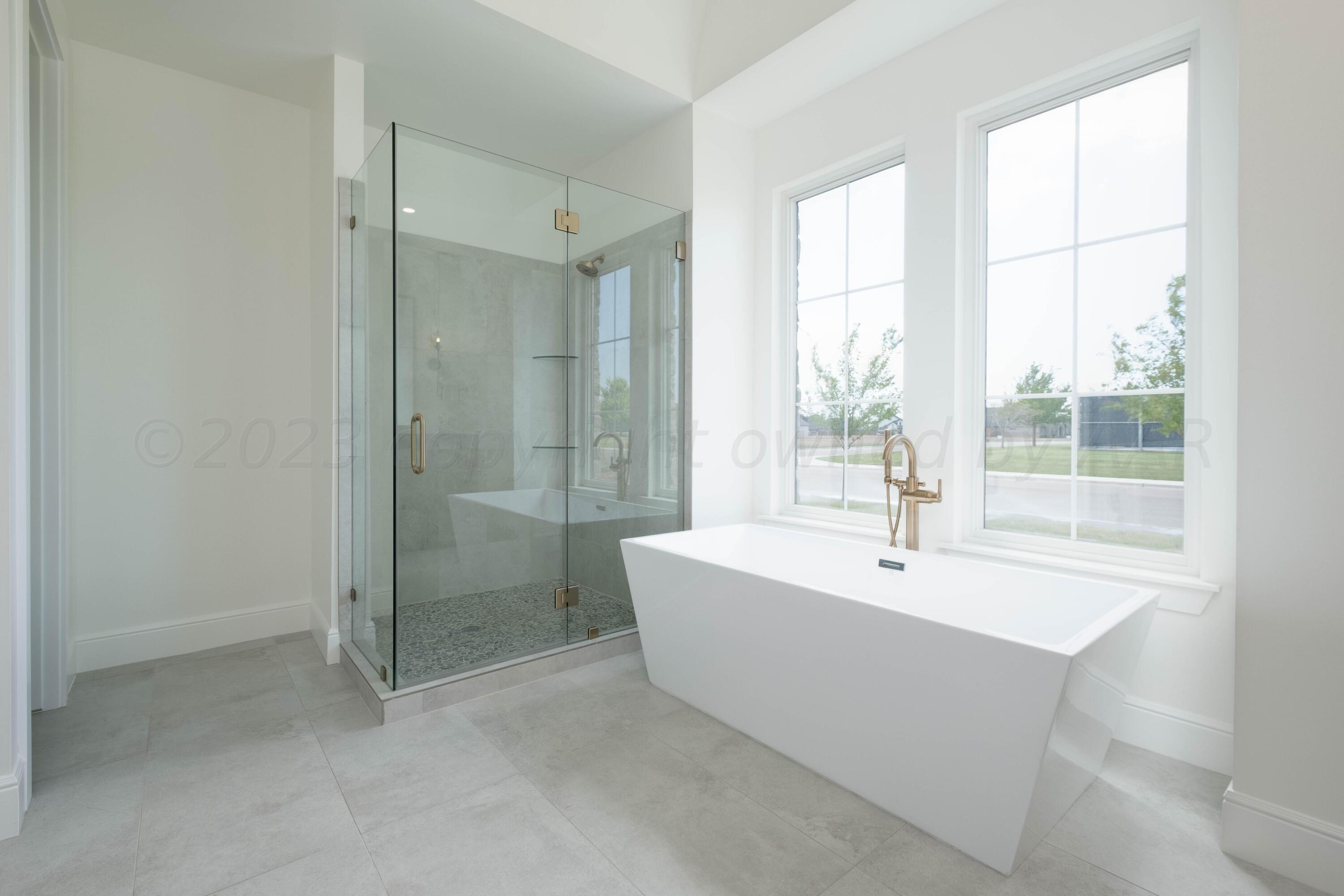 9411 Meadow Ridge Amarillo, TX 79118 - Photo 22 of 40 Primary Bath 4 (Tub_Shower)