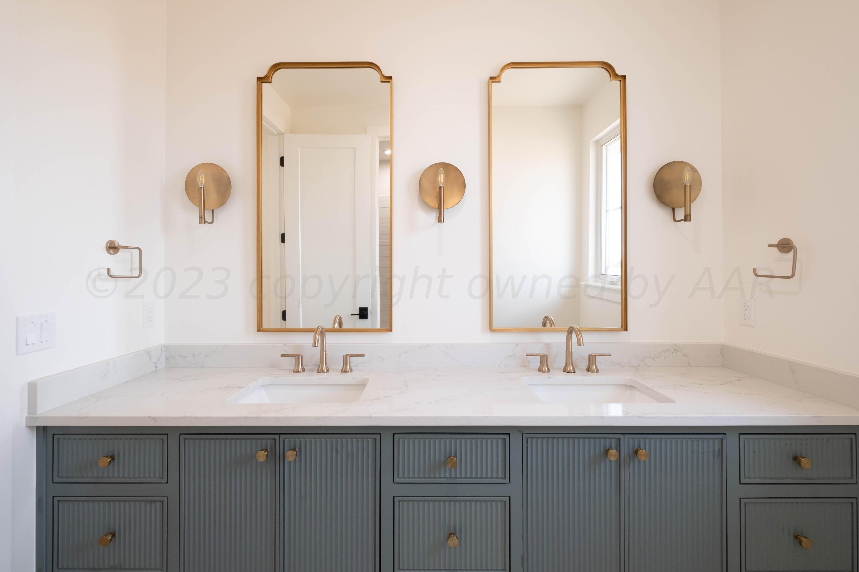 9411 Meadow Ridge Amarillo, TX 79118 - Photo 33 of 40 Bath 3 (Vanity Overview)