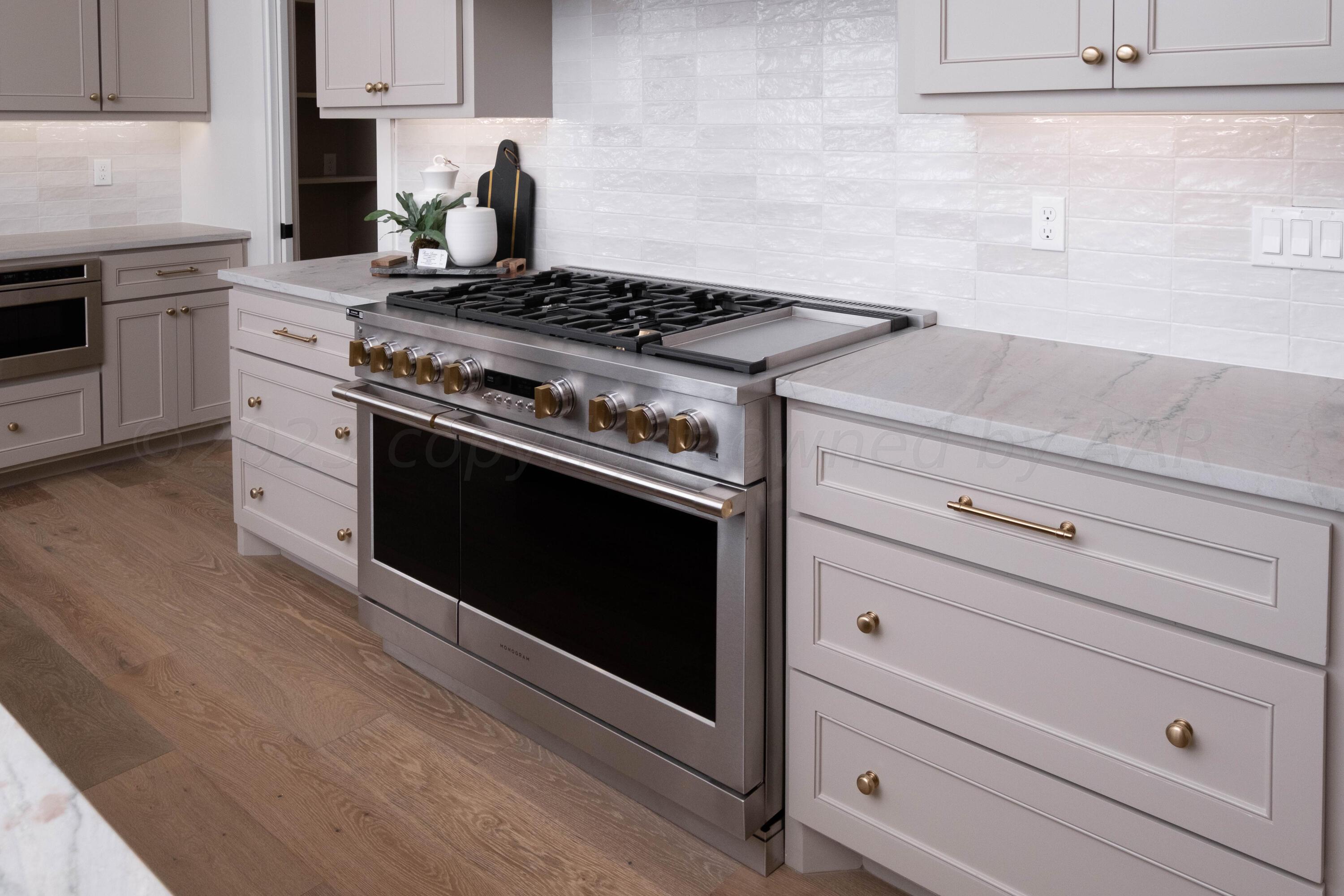 9411 Meadow Ridge Amarillo, TX 79118 - Photo 7 of 40 Kitchen 4 (Range)
