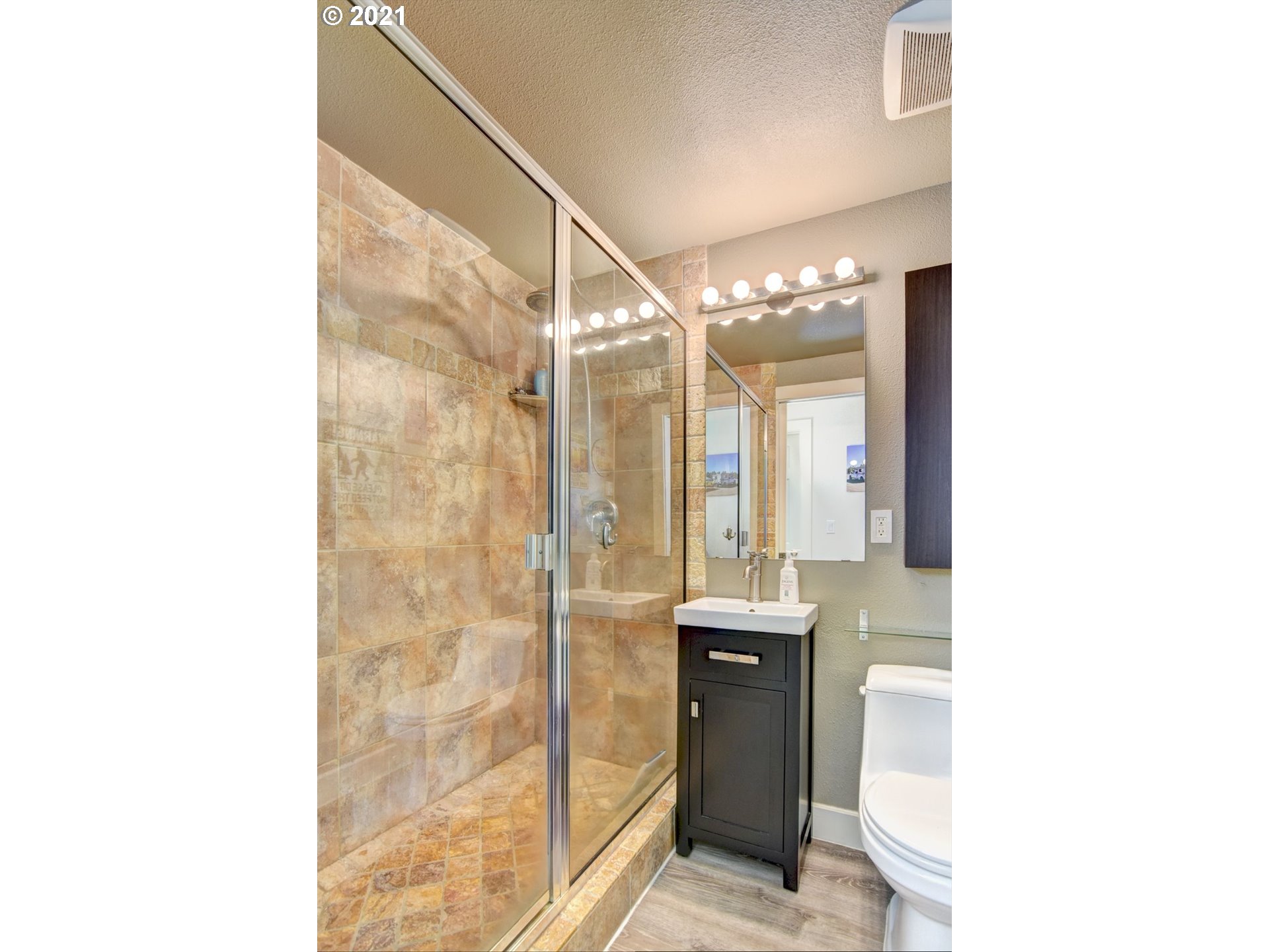 3301 Willakenzie Road Eugene, OR 97401 - Photo 15 of 24 Gallery Image 15
