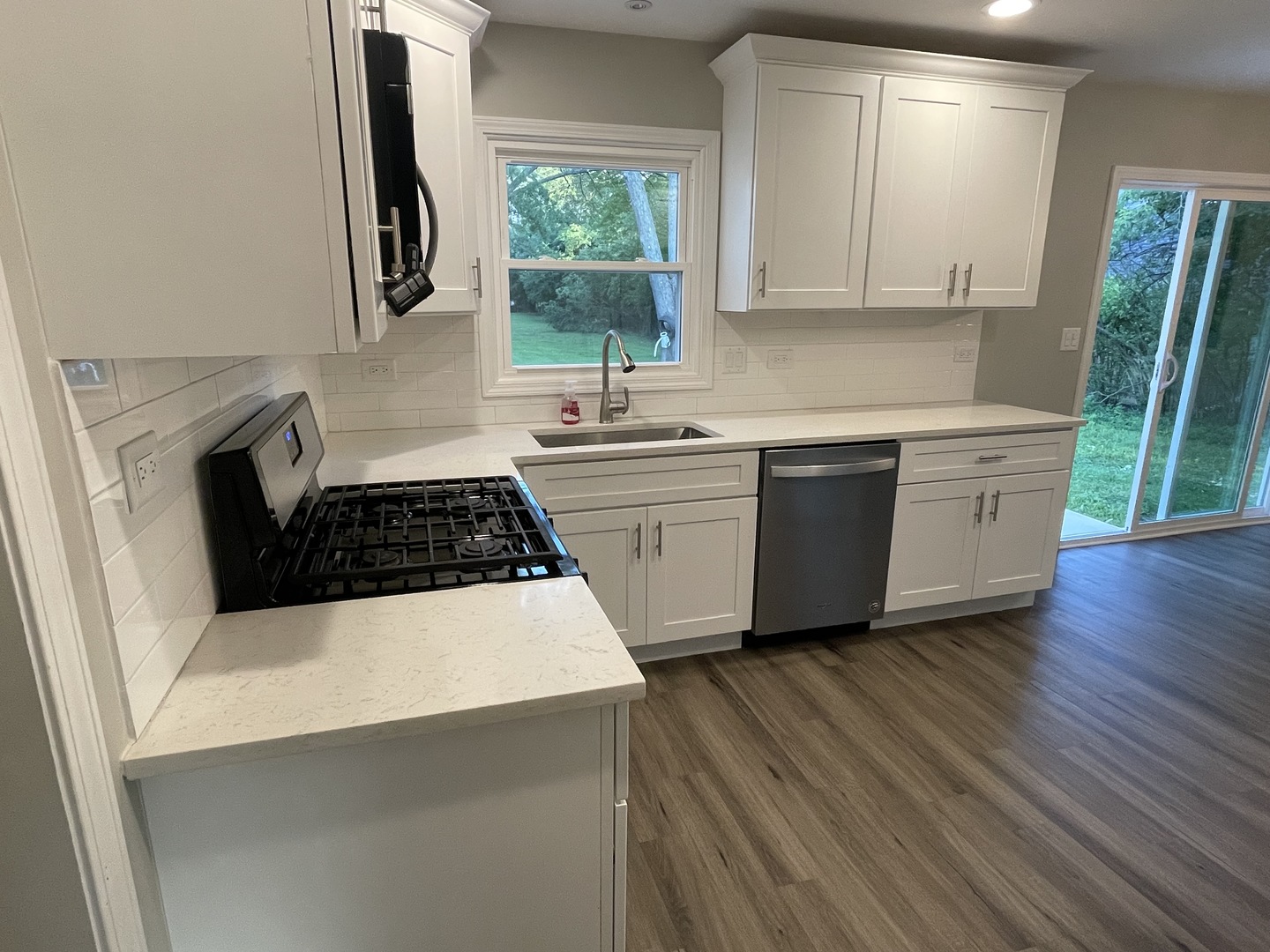 25W265 Plank Road Naperville, IL 60563 - Photo 7 of 31