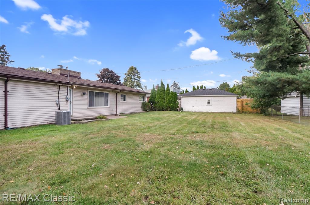 18248 Farmington Road Livonia, MI 48152 - Photo 26 of 30