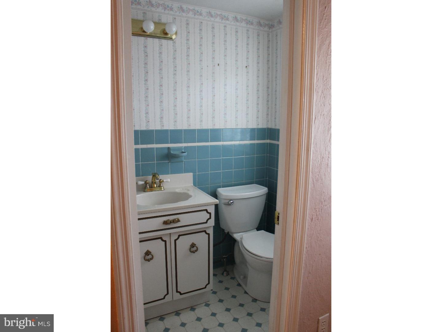 2415 Steven Road Huntingdon Valley, PA 19006 - Photo 13 of 25