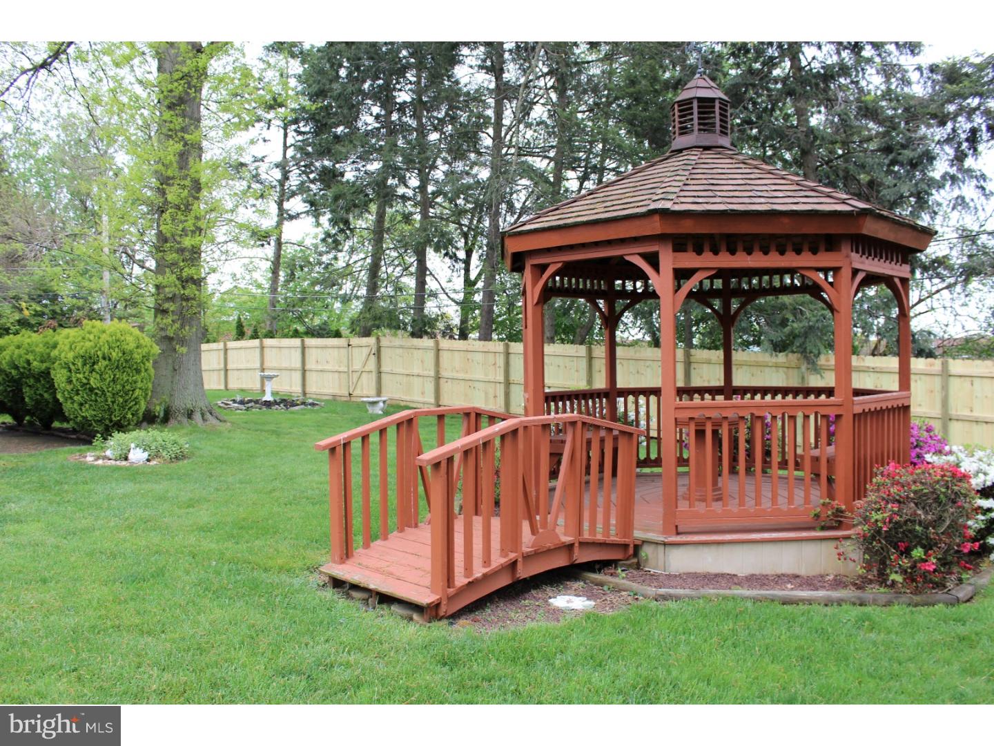 2415 Steven Road Huntingdon Valley, PA 19006 - Photo 24 of 25 Back Yard