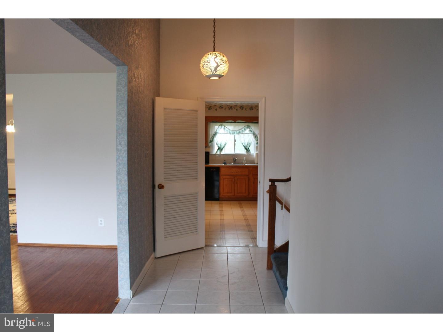 2415 Steven Road Huntingdon Valley, PA 19006 - Photo 4 of 25 Foyer