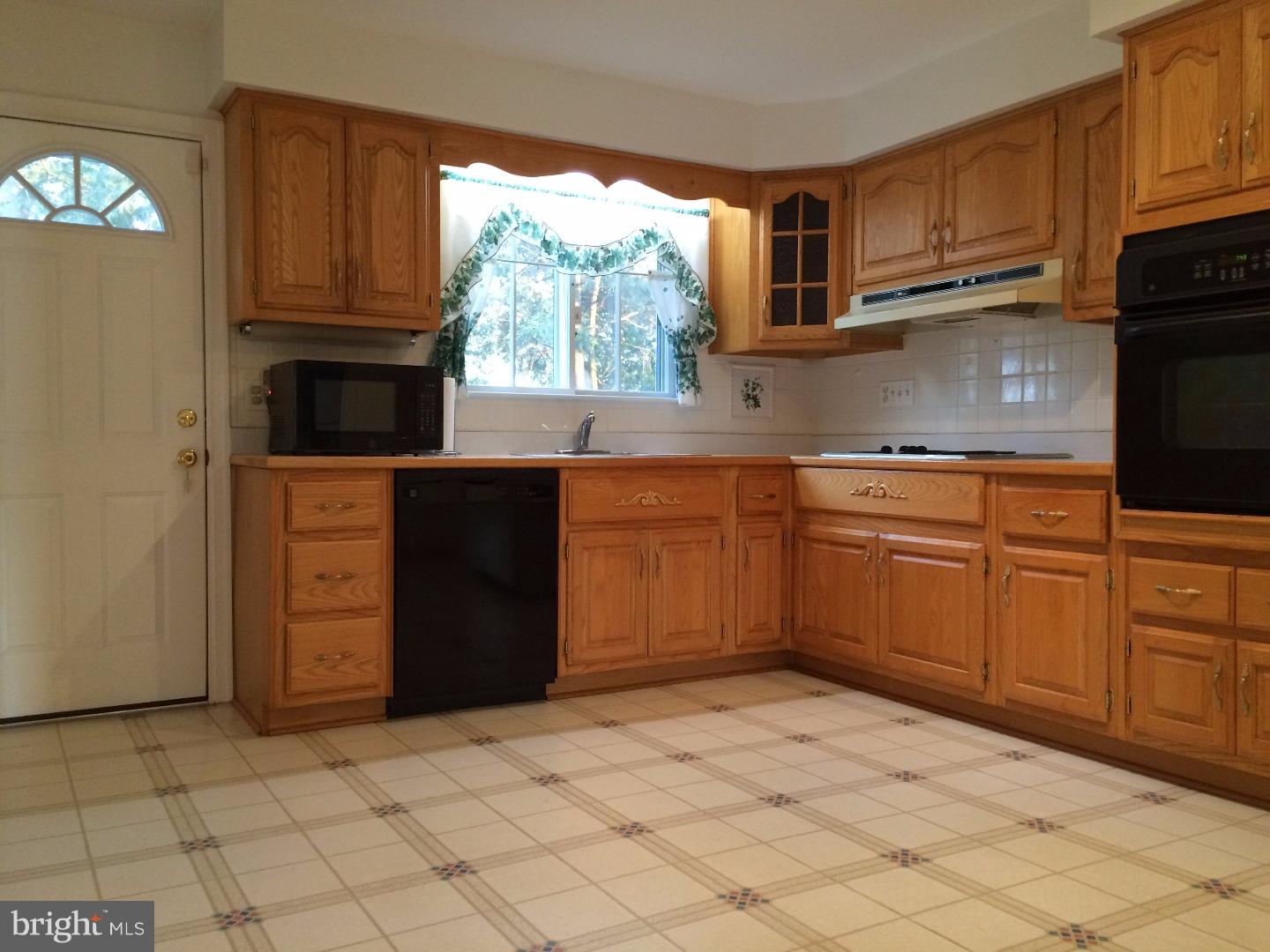 2415 Steven Road Huntingdon Valley, PA 19006 - Photo 8 of 25 Kitchen