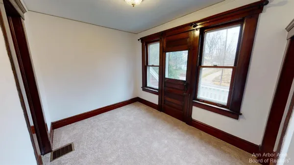 $2,500 | 1705 Jackson Avenue, Ann Arbor, MI 48103
