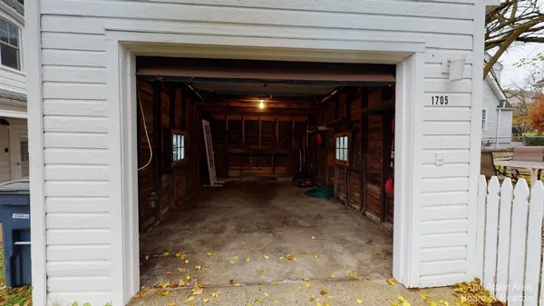 $2,500 | 1705 Jackson Avenue, Ann Arbor, MI 48103