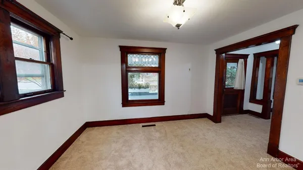 $2,500 | 1705 Jackson Avenue, Ann Arbor, MI 48103
