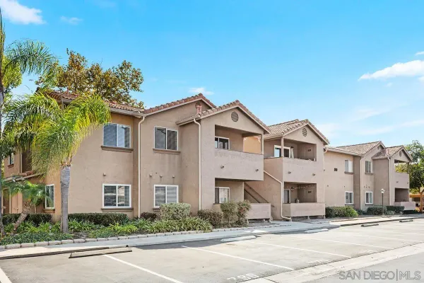 $2,600 | 214 Woodland Parkway, Unit 201, San Marcos, CA 92069
