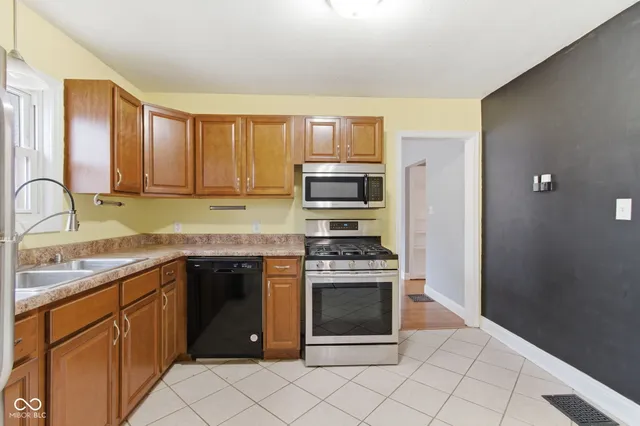 $219,000 | 1424 Wallace Avenue, Indianapolis, IN 46201