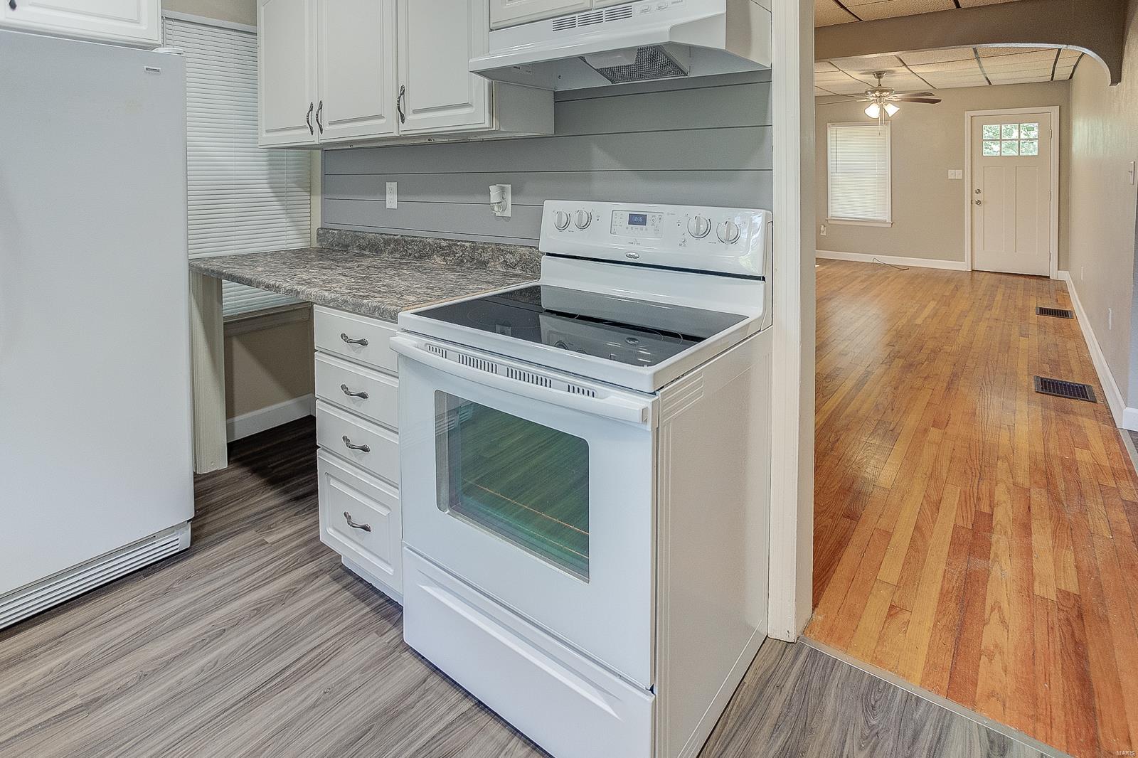 9502 Richfield Road Fairview Heights, IL 62208 - Photo 15 of 34 Gallery Image 15