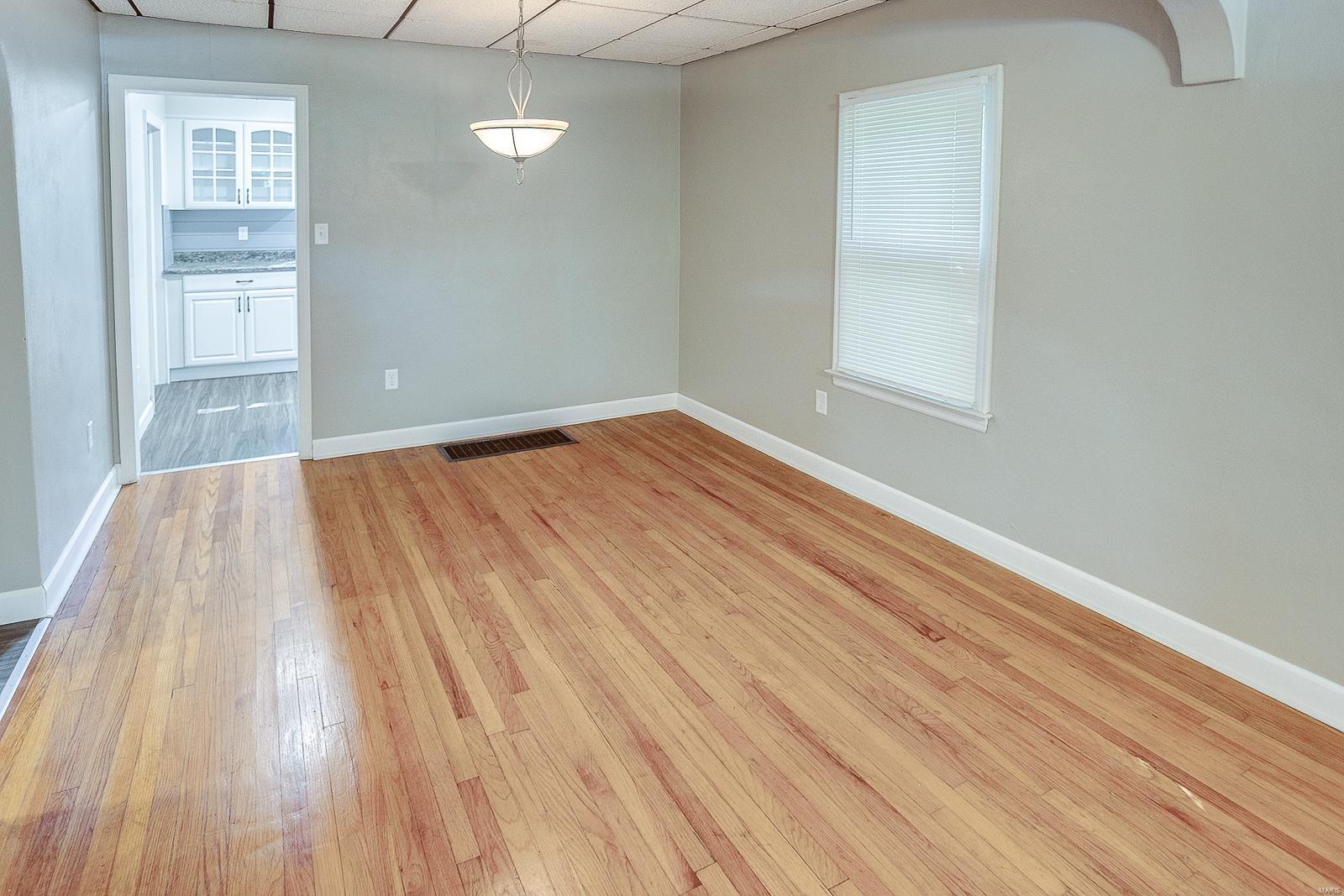 9502 Richfield Road Fairview Heights, IL 62208 - Photo 9 of 34 Gallery Image 9