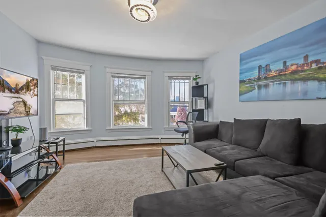 $627,000 | 2209 Aldrich Avenue South, Minneapolis, MN 55405